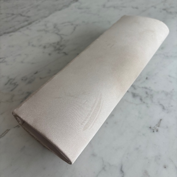 Powder-colour shiny lace clutch bag - Picture 4 of 5